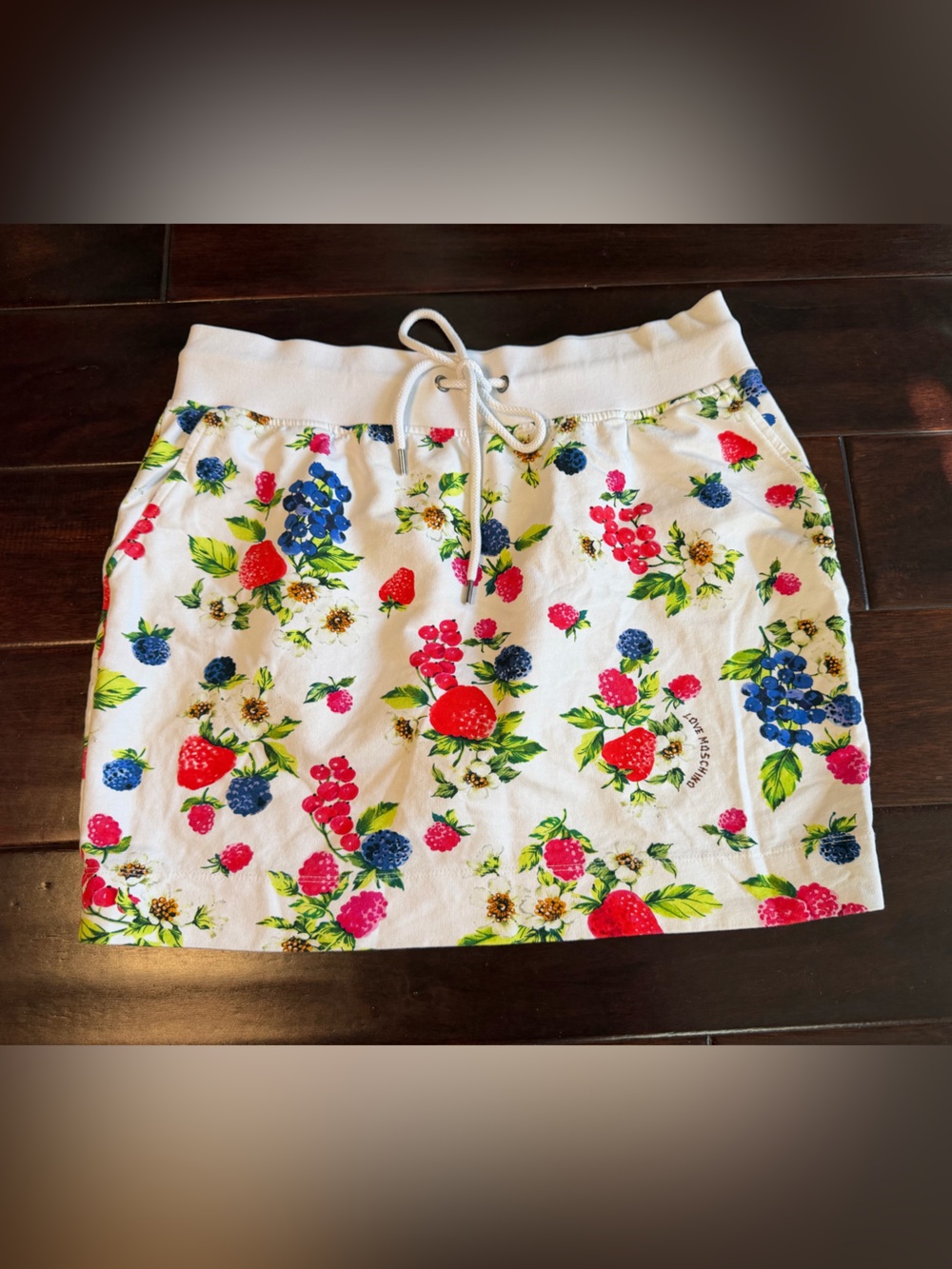 Love Moschino White Berry & Fruit Print Drawstring Mini Skirt - Size US 8 / IT 4